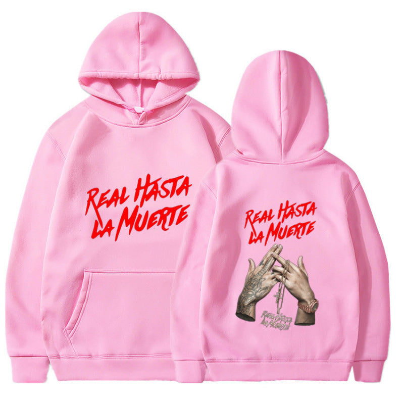 Dame hoodie med iøynefallende skrift i urban stil Skjora