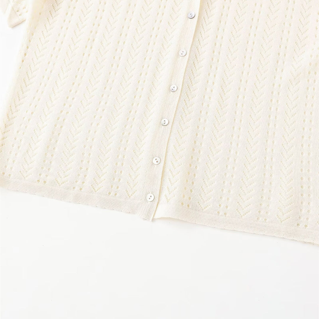 Dame strikket crop-top med V-hals og knapplukking Skjora