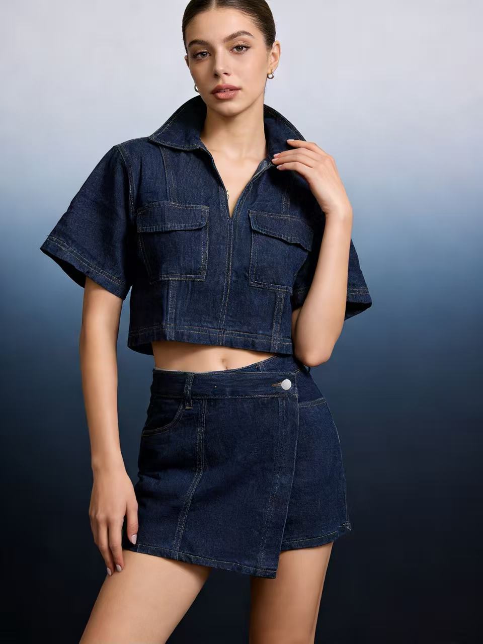 Dame moderne cropped skjorte med påsydd lommer og casual shorts Skjora