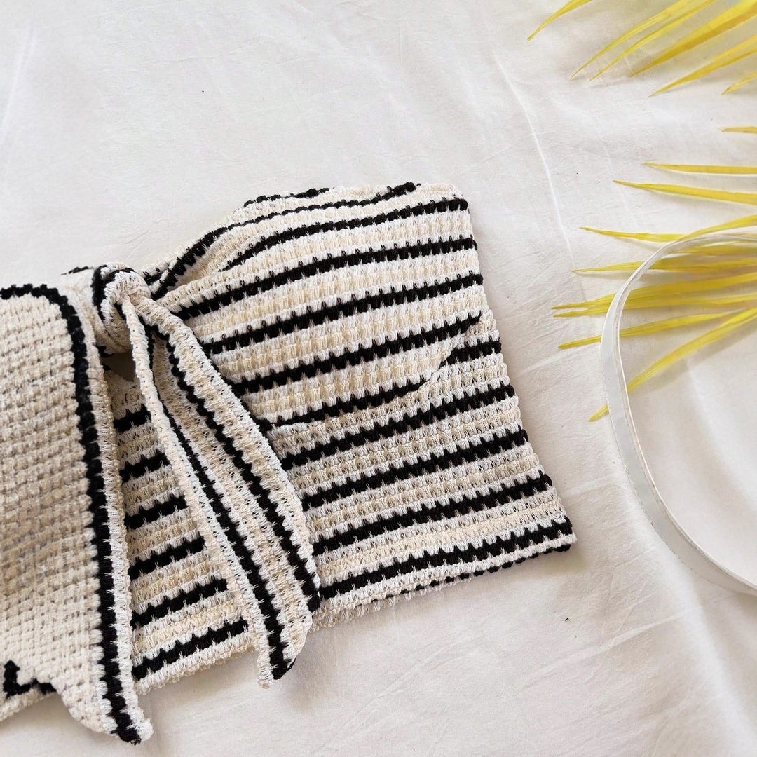 Dame bandeau topp og short-set med maritimt stripes mønster Skjora