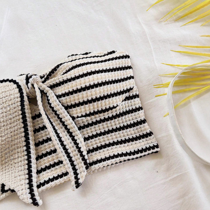 Dame bandeau topp og short-set med maritimt stripes mønster Skjora
