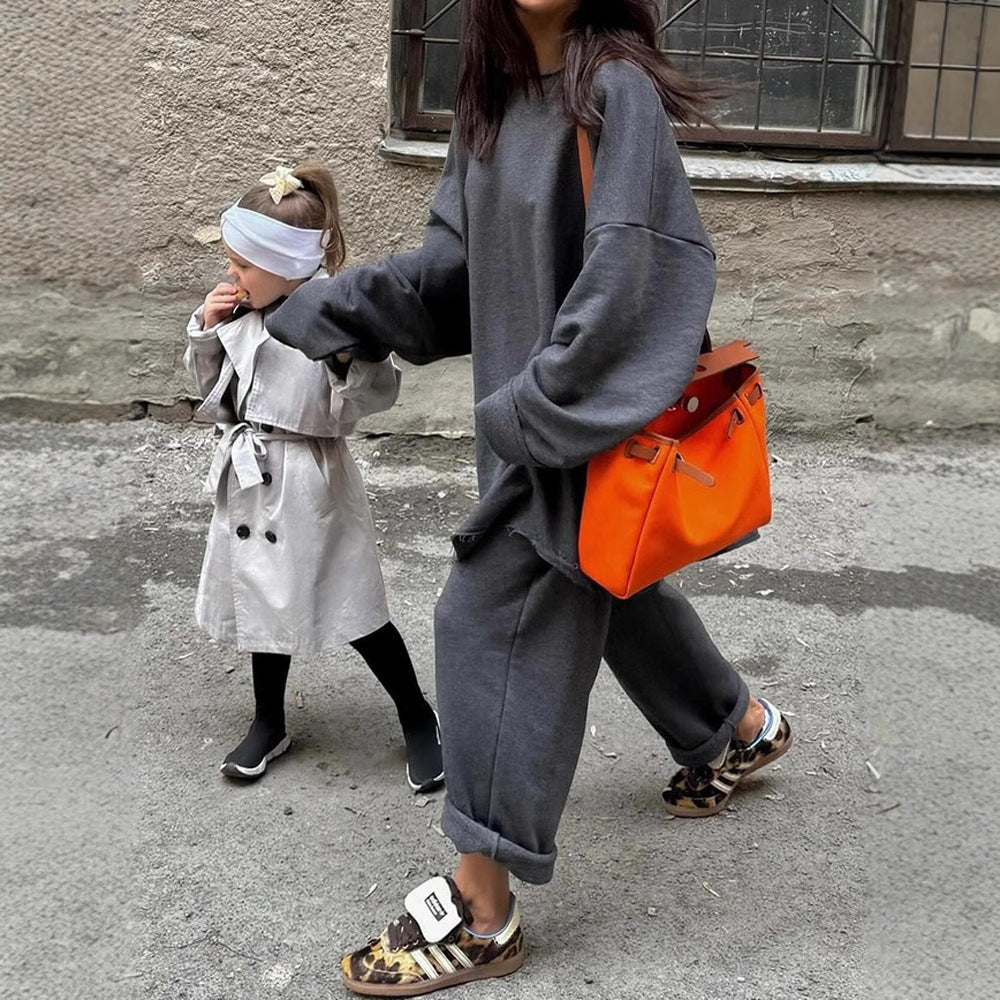 Kvinnenes uformelle oversized sweatshirt-sett med frynsete kanter Skjora