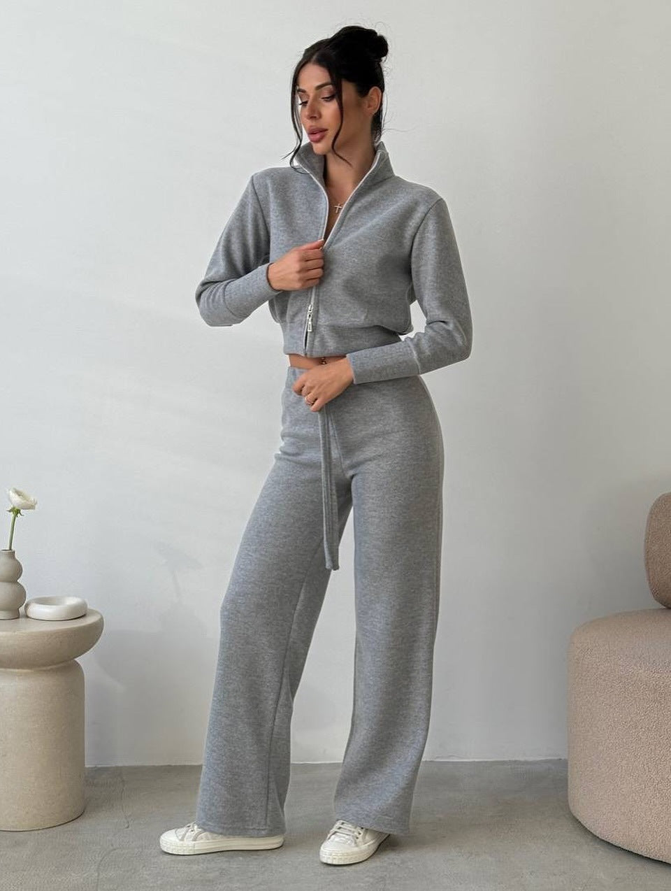 Kvinnors sportiga fleece-set med hög krage och stilren dragkedja Skjora