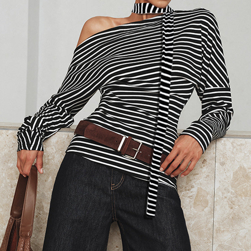 Kvinne asymmetrisk langermet skjorte med fashionable striper og halterneck Skjora