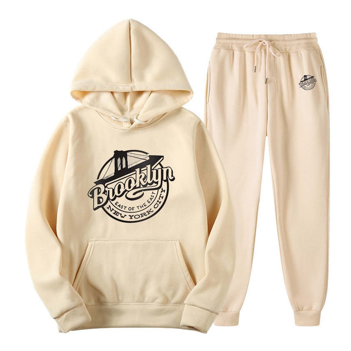 Kvinnes avslappende sweat suit med stilfull Brooklyn trykk Skjora
