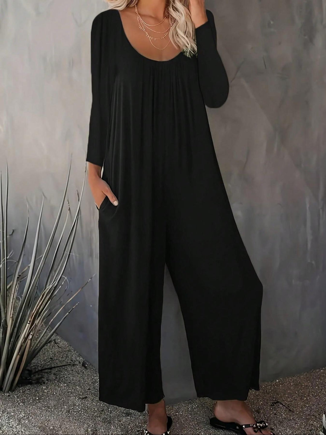 Damevidt jumpsuit med praktiske lommer og moderne snitt Skjora