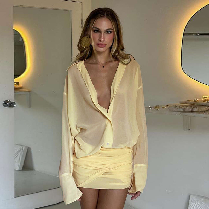 Dame chiffon-bluse med rynket miniskjørt Skjora