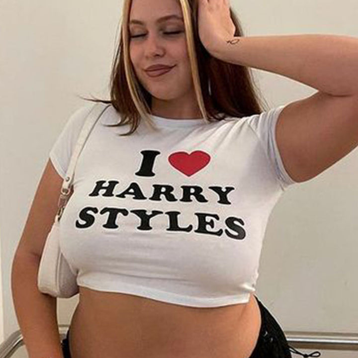 Dame cropped T-shirt med kreativt trykk og komfortabel rund halsutskjæring Skjora