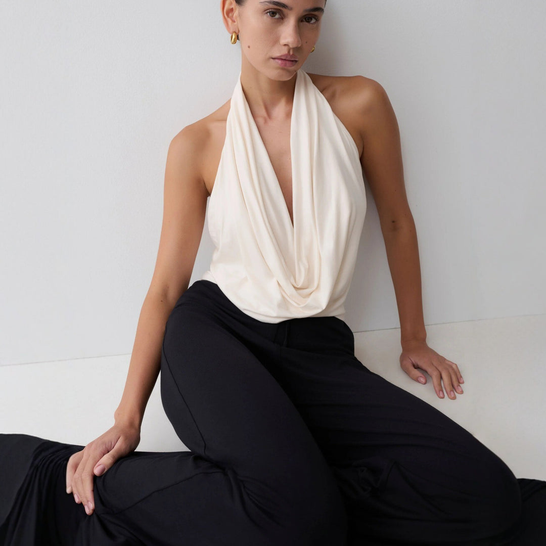 Dame Elegant Halterneck-top med flytende stoff og dyp utringning Skjora