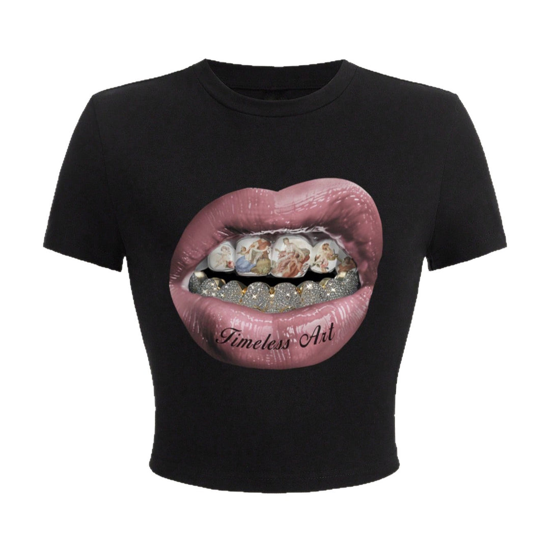 Dame Crop-T-skjorte med kreativ grafikkdesign og unikt statement Skjora