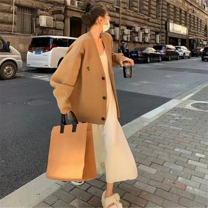 Kvinne oversized strikk blazer med trendy snitt og fint strikket mønster Skjora