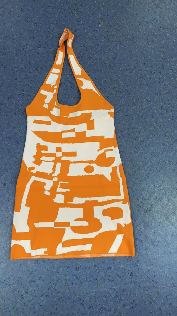 Dame trendy minikjole med kreativ grafisk trykk Skjora