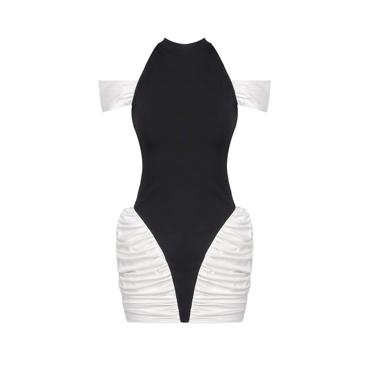 Damer elegant minikjole med asymmetrisk design og stilige ruffle-detaljer Skjora