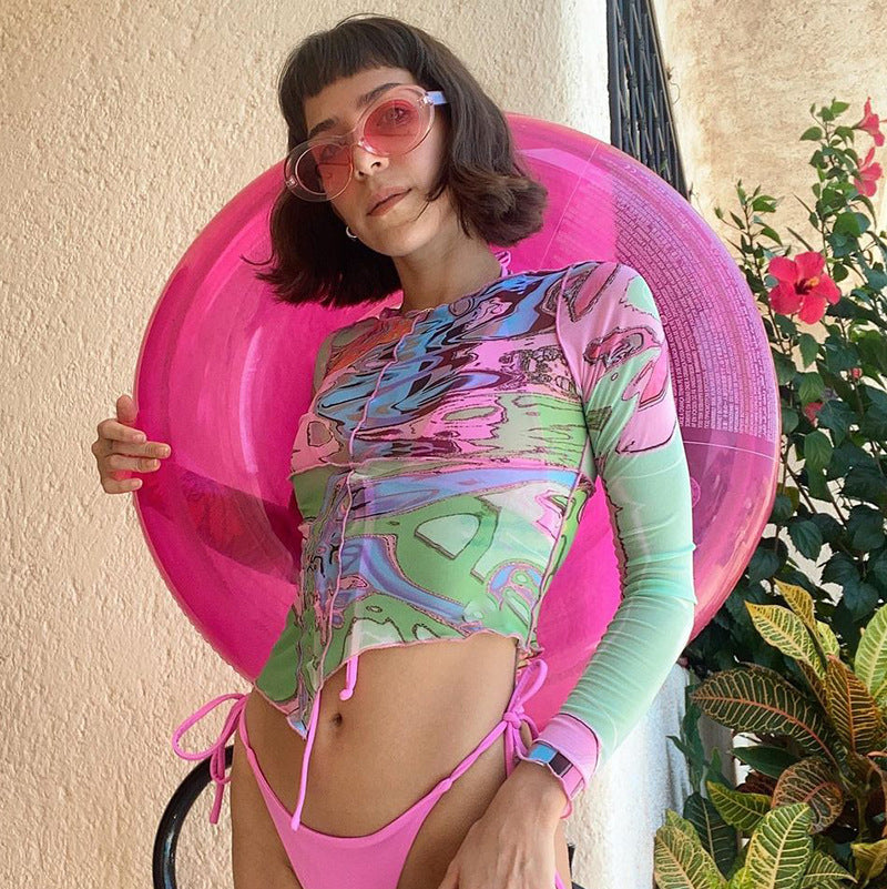 Dame Crop-Top med kreative grafiske trykk og figursydde snitt Skjora