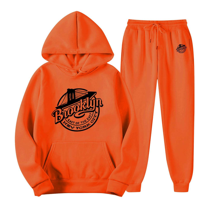 Kvinnes avslappende sweat suit med stilfull Brooklyn trykk Skjora