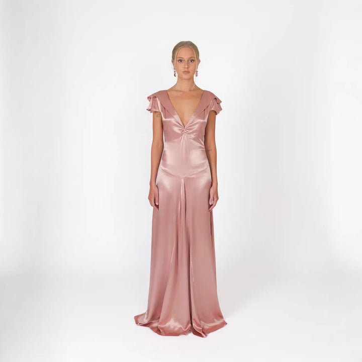 Damer Elegant og flytende Satin- jumpsuit Skjora
