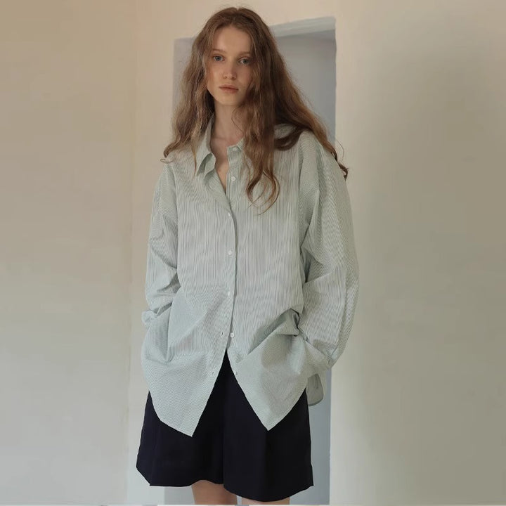 Kvinnes Asymmetrisk Skjorte Bluse med Elegant Innviklet Utseende Skjora