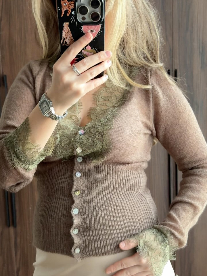 Kvinne cardigan med delikate blonder accenter Skjora