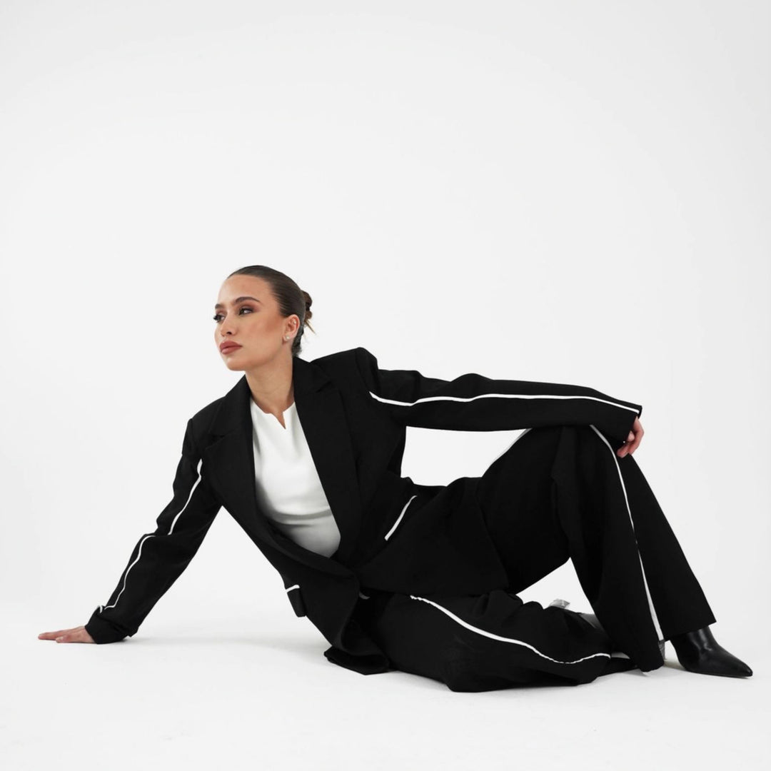 Dame elegant blazer drakt med moderne kontrastdetaljer Skjora