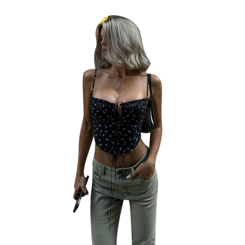 Kvinne crop top med rynker og blonder detaljer Skjora