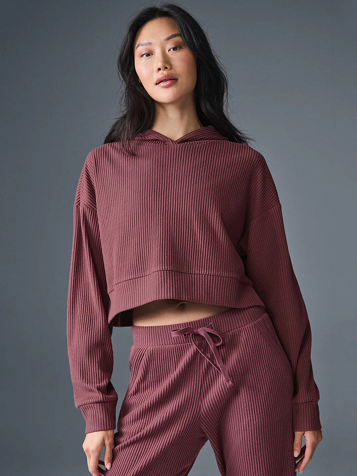 Kvinnenes cropped hettegenser sett laget av teksturert stoff Skjora