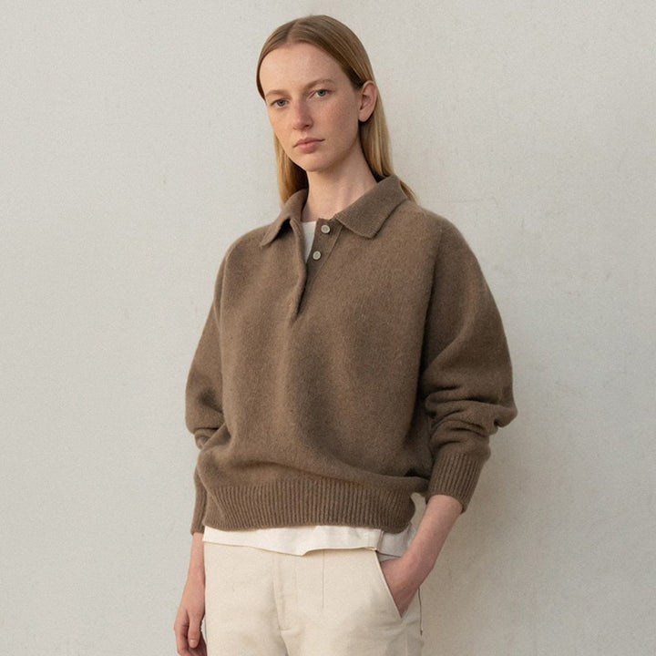 Damer avslappet genser med polo-krage og elegante knappdetaljer Skjora