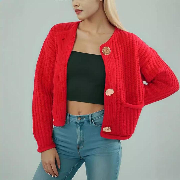 Kvinnens koselige cardigan med store knapper og lappe lommer Skjora