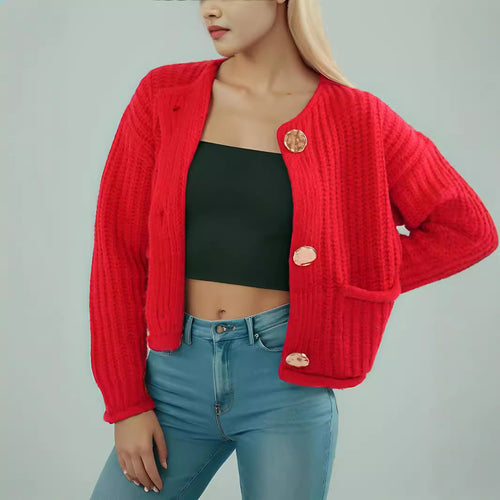 Kvinnens koselige cardigan med store knapper og lappe lommer Skjora