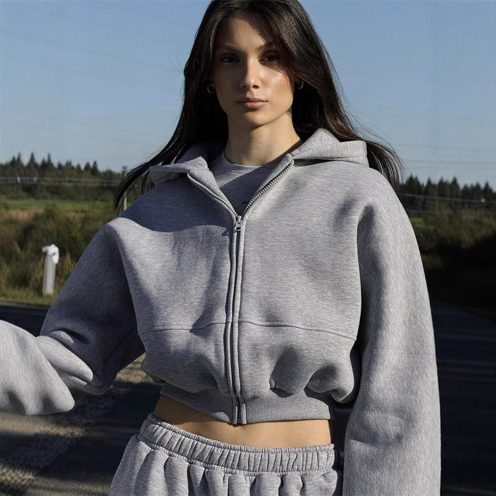 Kvinnes casual cropped sweatjakke og komfortable joggebukser sett Skjora