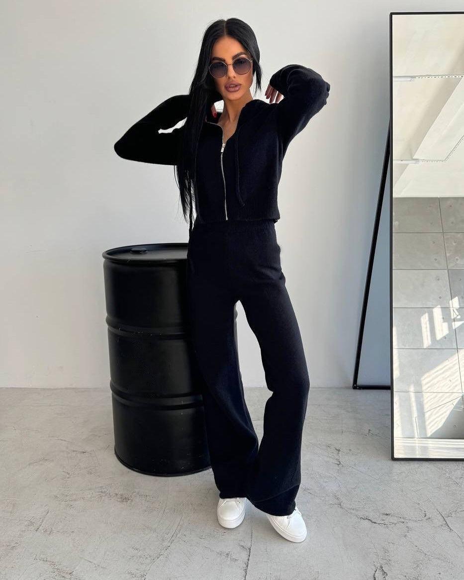 Kvinnelig Komfortabel Fleece Jumpsuit med Praktisk Hette og Glidelås Skjora