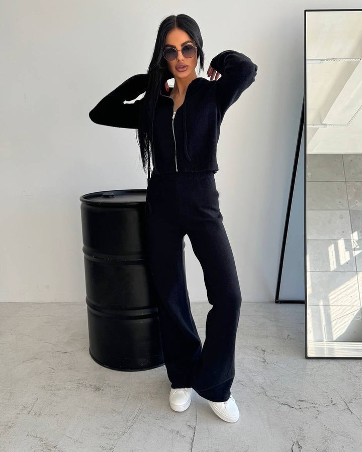 Kvinnelig Komfortabel Fleece Jumpsuit med Praktisk Hette og Glidelås Skjora