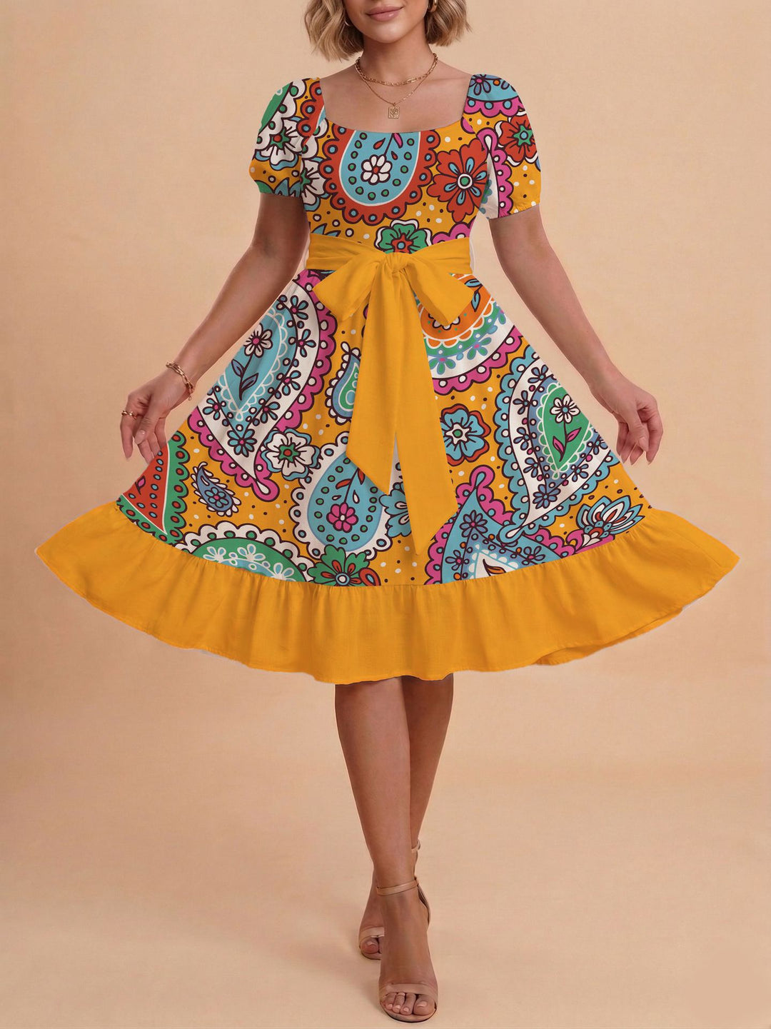 Damen Verspieltes Maxikleid mit Bärenmuster und taillierbarem Band Skjora