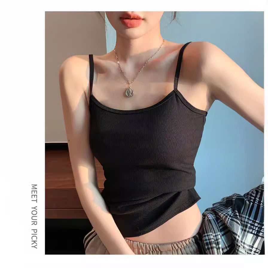 Dame avslappet cropped T-skjorte laget av fin ribbestrikk Skjora