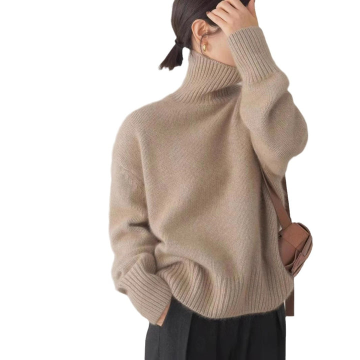 Dame designer turtleneck genser laget av høykvalitets ull Skjora