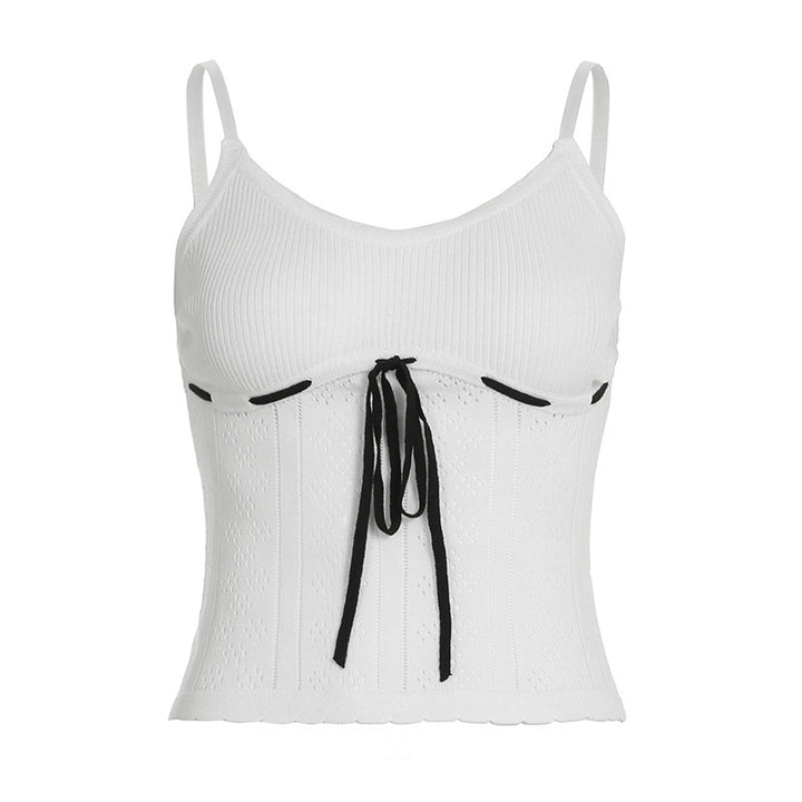 Dame sporty tank top med innovativ skår og dekorativt bånd Skjora