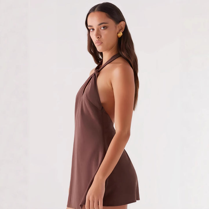 Dame halterneck kjole i elegant design