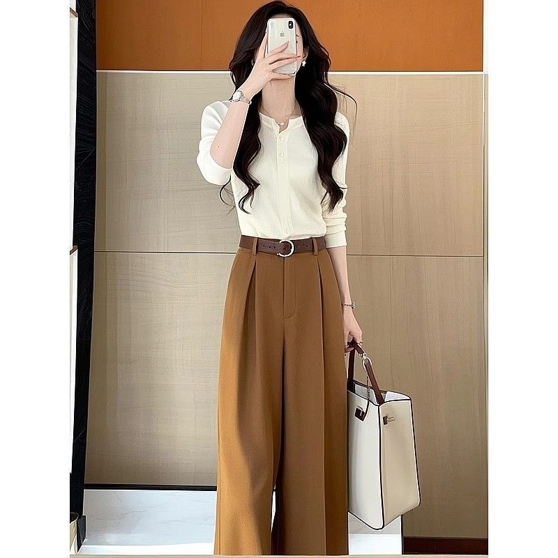 Kvinnenes vide høytaljede bukser med fine plissert detaljer Skjora