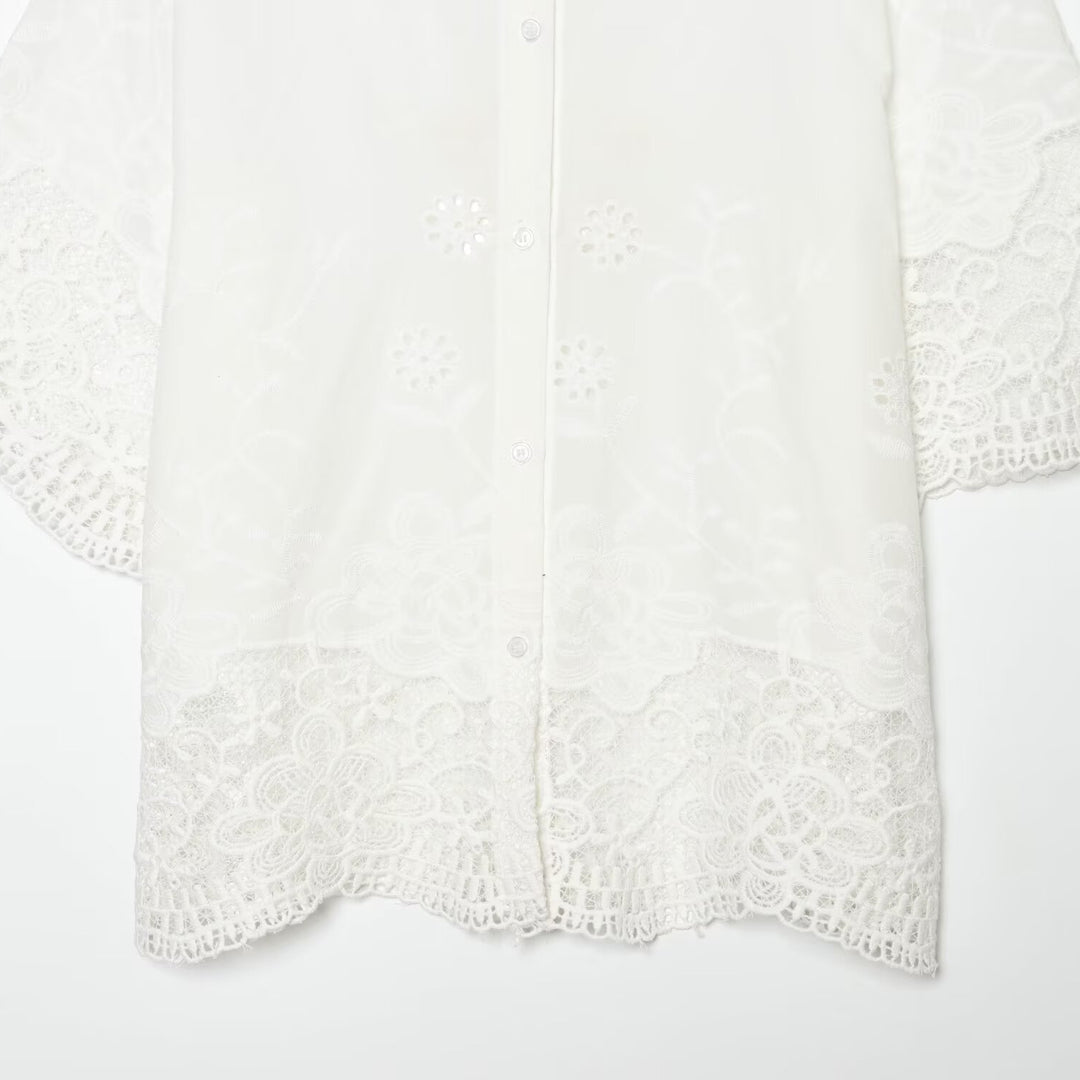 Dame kortermet bluse med filigra spissdekor Skjora