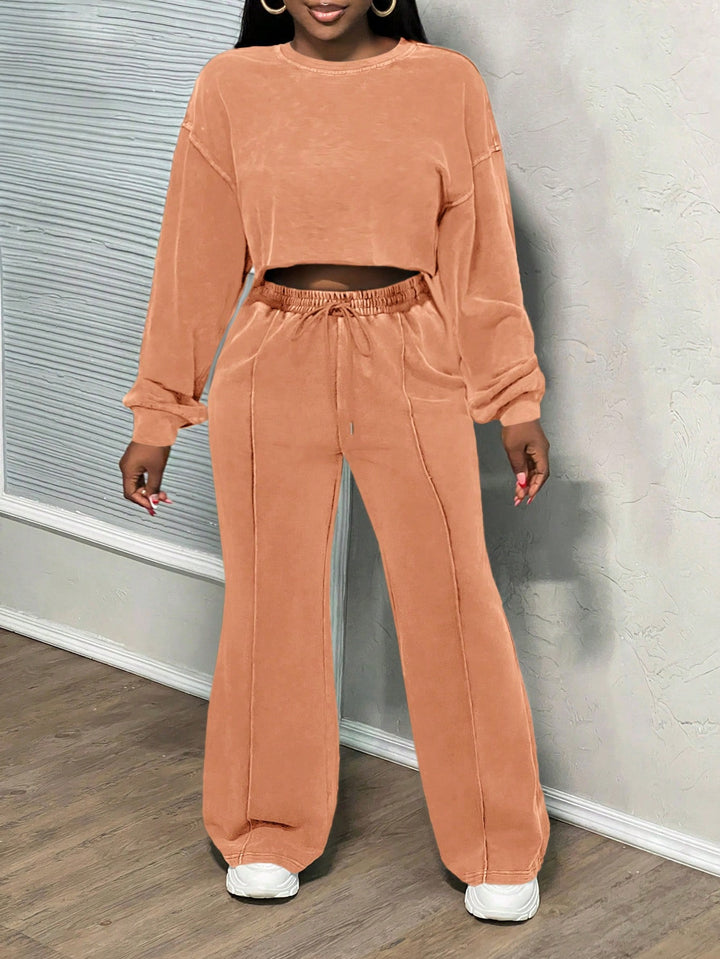 Kvinne kuttet loungewear-sett med vide bukser og høy midje Skjora