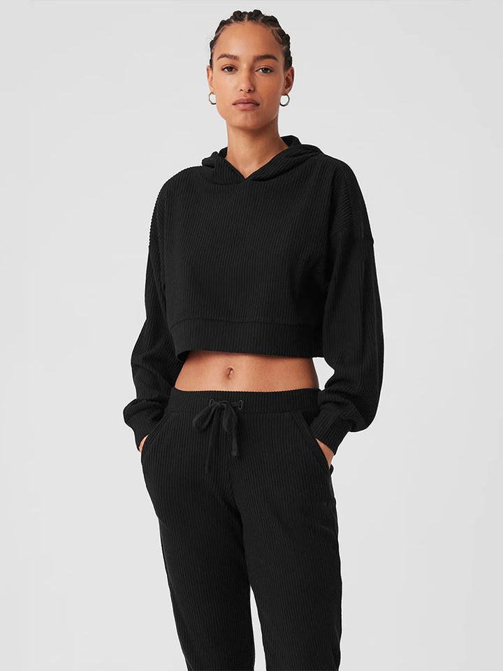 Kvinnenes cropped hettegenser sett laget av teksturert stoff Skjora