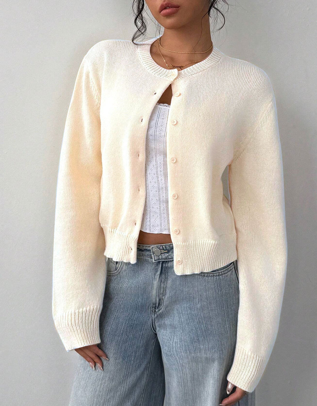 Kvinne cardigan med fin ribbet tekstur og knappedesign Skjora
