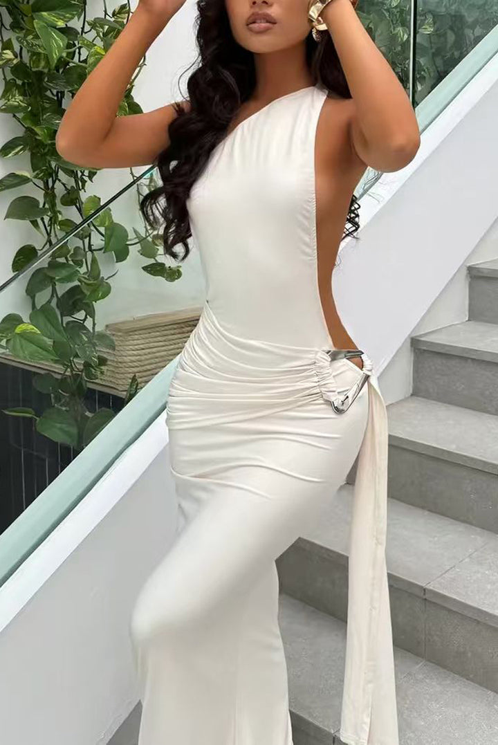 Kvinne Cut-Out Maxi Kjole med elegant ryggutsnitt og sidelengde draperinger