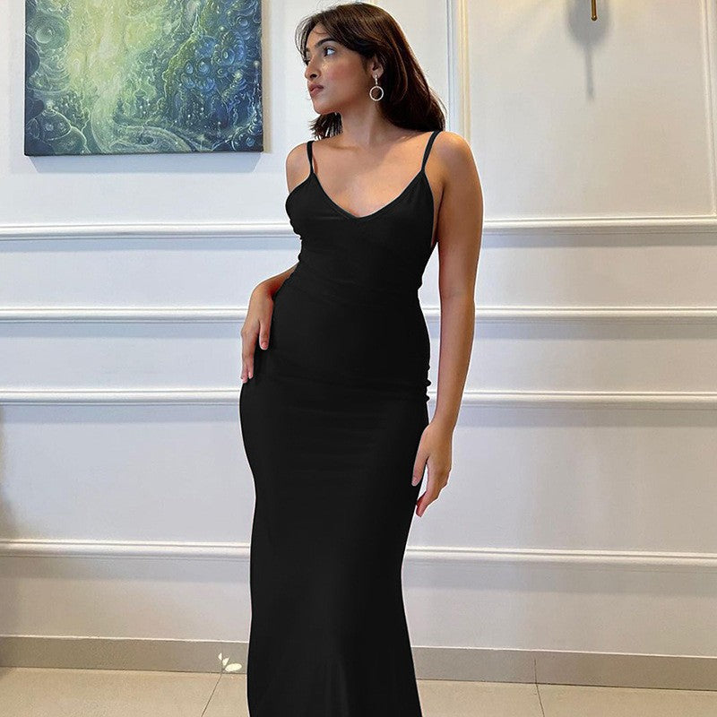 Damer elegant figurtilpasset kveldsdrakt med spaghetti-stropper og flytende snitt Skjora