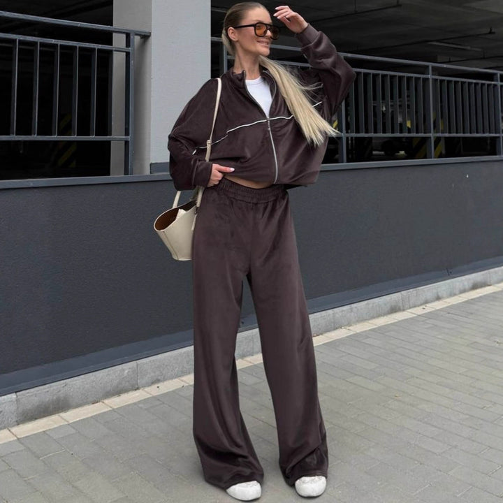 Kvinnelig sporty fritidssuite med avslappet snitt og elastisk midje