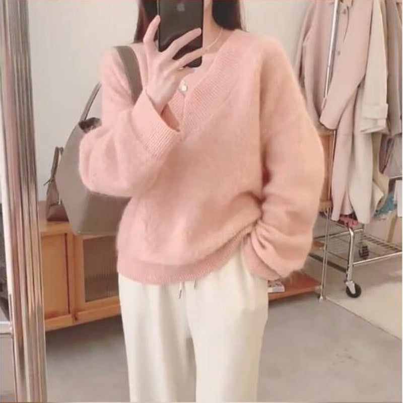 Damer Fluffy V-hals genser laget av Mohair Skjora