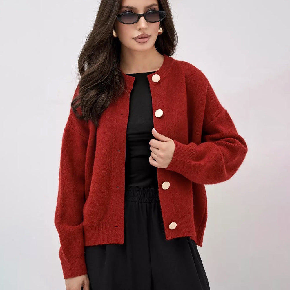 Kvinnens cardigan med store knappedetaljer og avslappet snitt Skjora