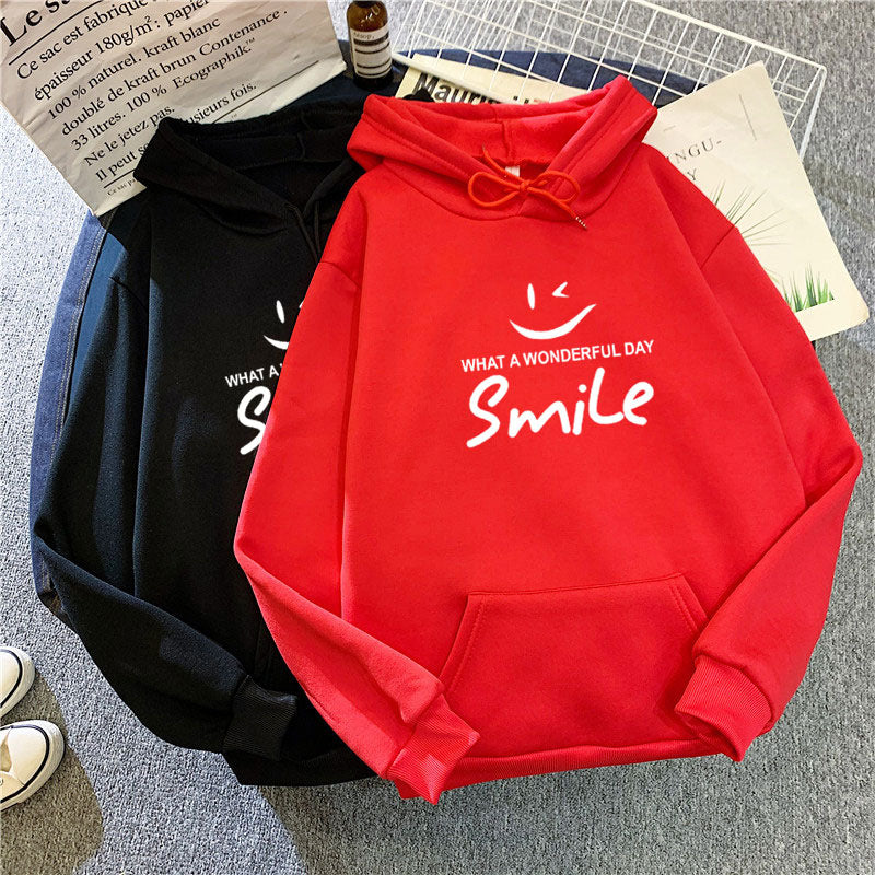 Dame hettegenser med gledelig smile-print Skjora