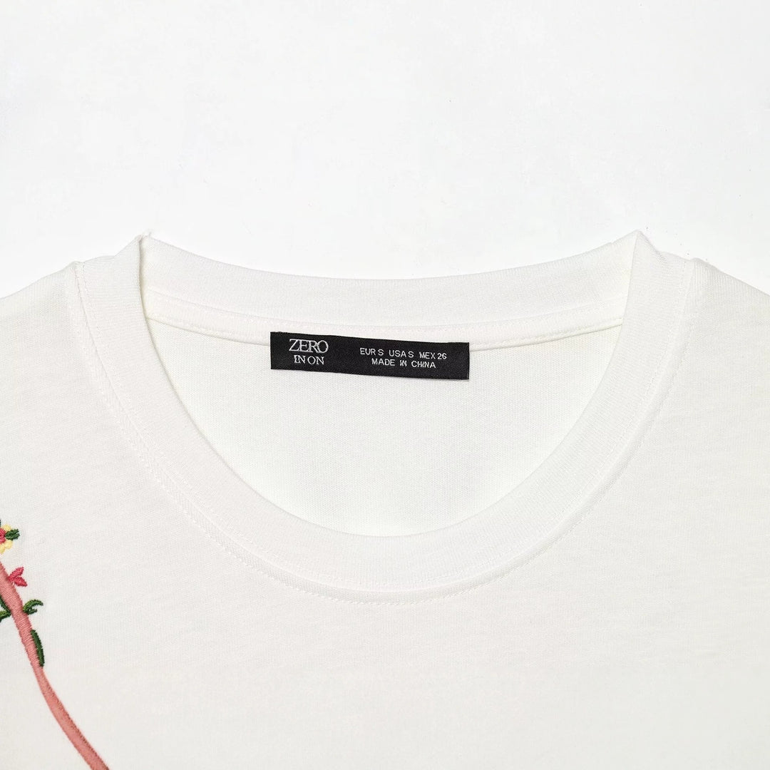 Damer T-skjorte med fin broderi og unike trykk Skjora