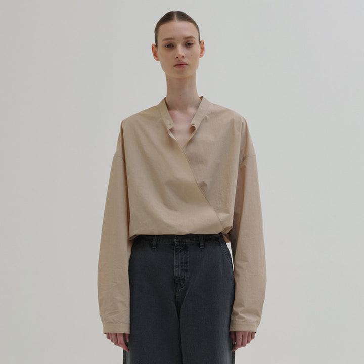 Kvinne asymmetrisk skjorte bluse med minimalistisk design Skjora