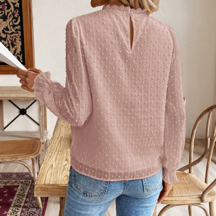 Dame Elegant bluse med romantiske detaljer og volang-elementer Skjora